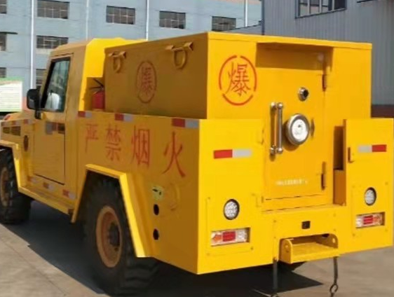龙华凯龙爆破器材运输车：保障爆破任务的安全运行