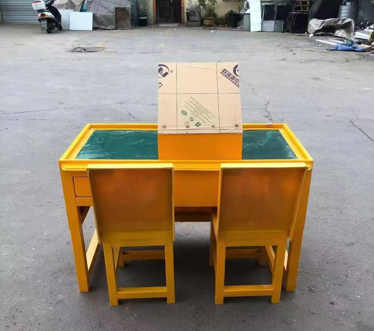 龙华防静电导通桌井下煤矿火工品发放桌：危险品流转的安全守护者